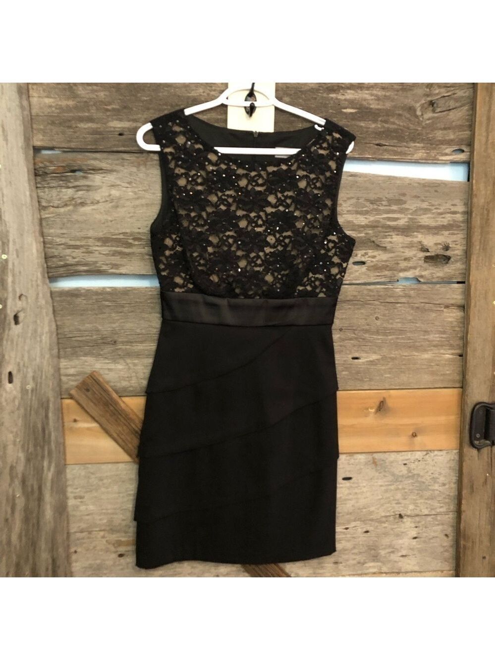 Laura Size 6 Black and Nude Lace Party Holiday Dress